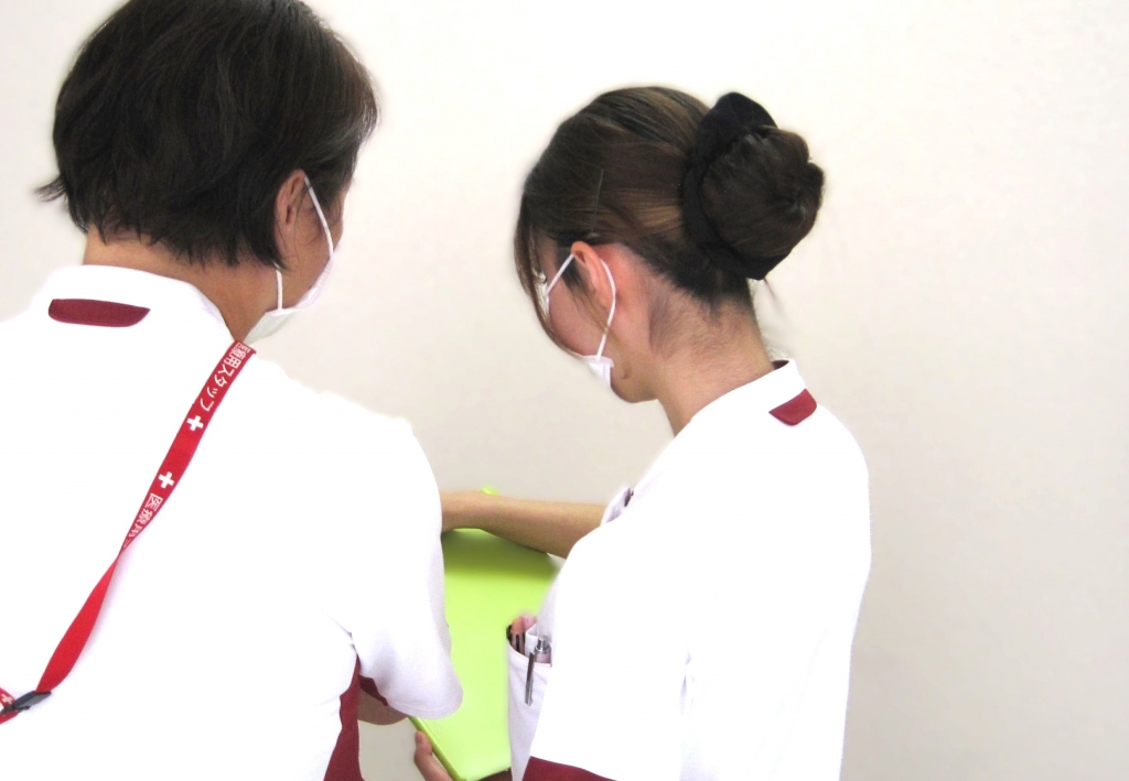 Q：　先輩は優しいですか